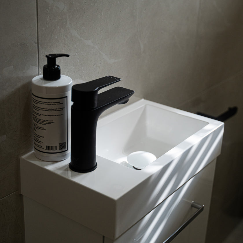 DELUXE BORA WHITE MATTE TILE 600×600