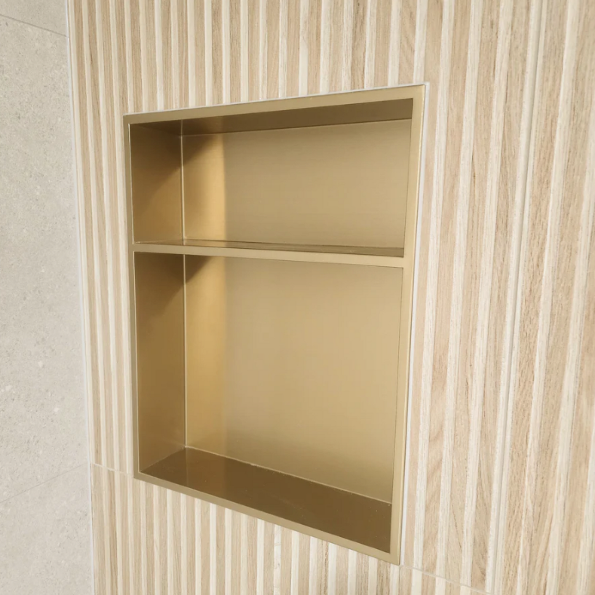 CODE ACACIA SHOWER NICHE WITH SHELF BRUSHED BRASS