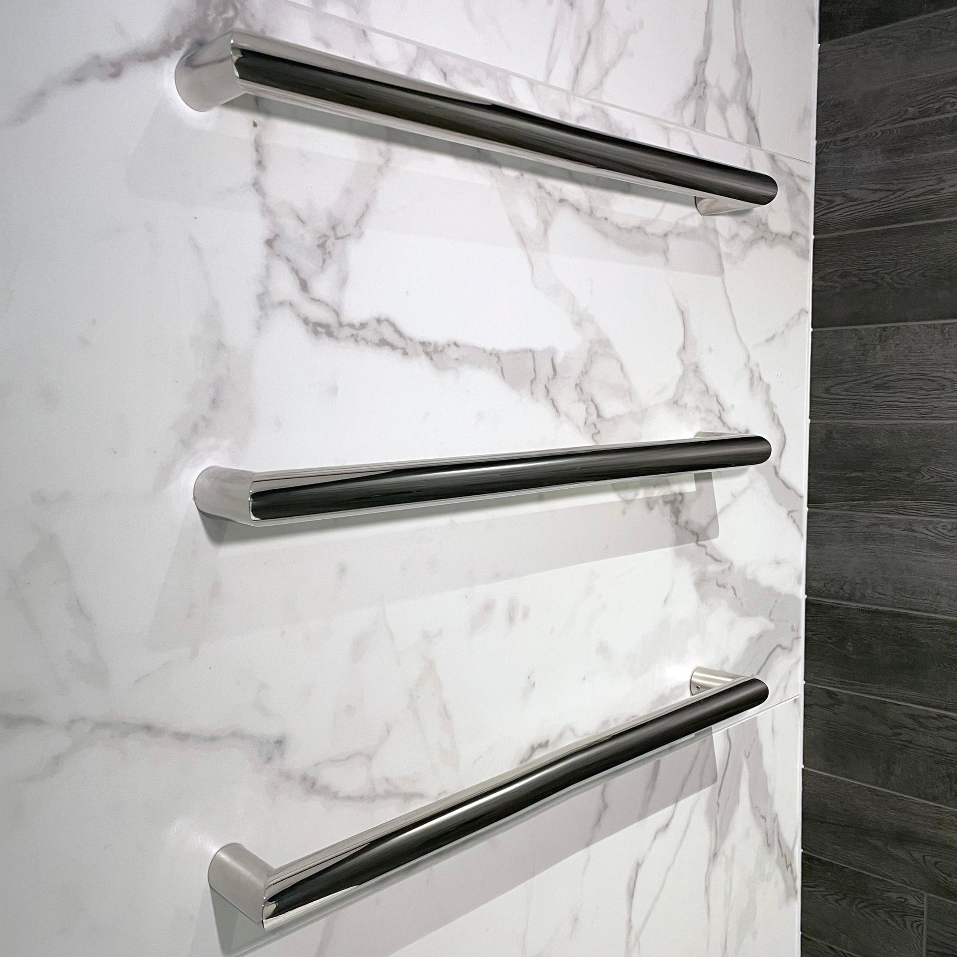 CODE ARC 482MM ROUND HEATED TOWEL RAIL CHROME