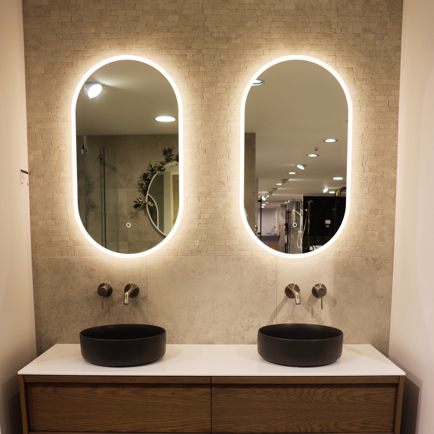 CODE SOLACE OVAL LED BATHROOM MIRROR