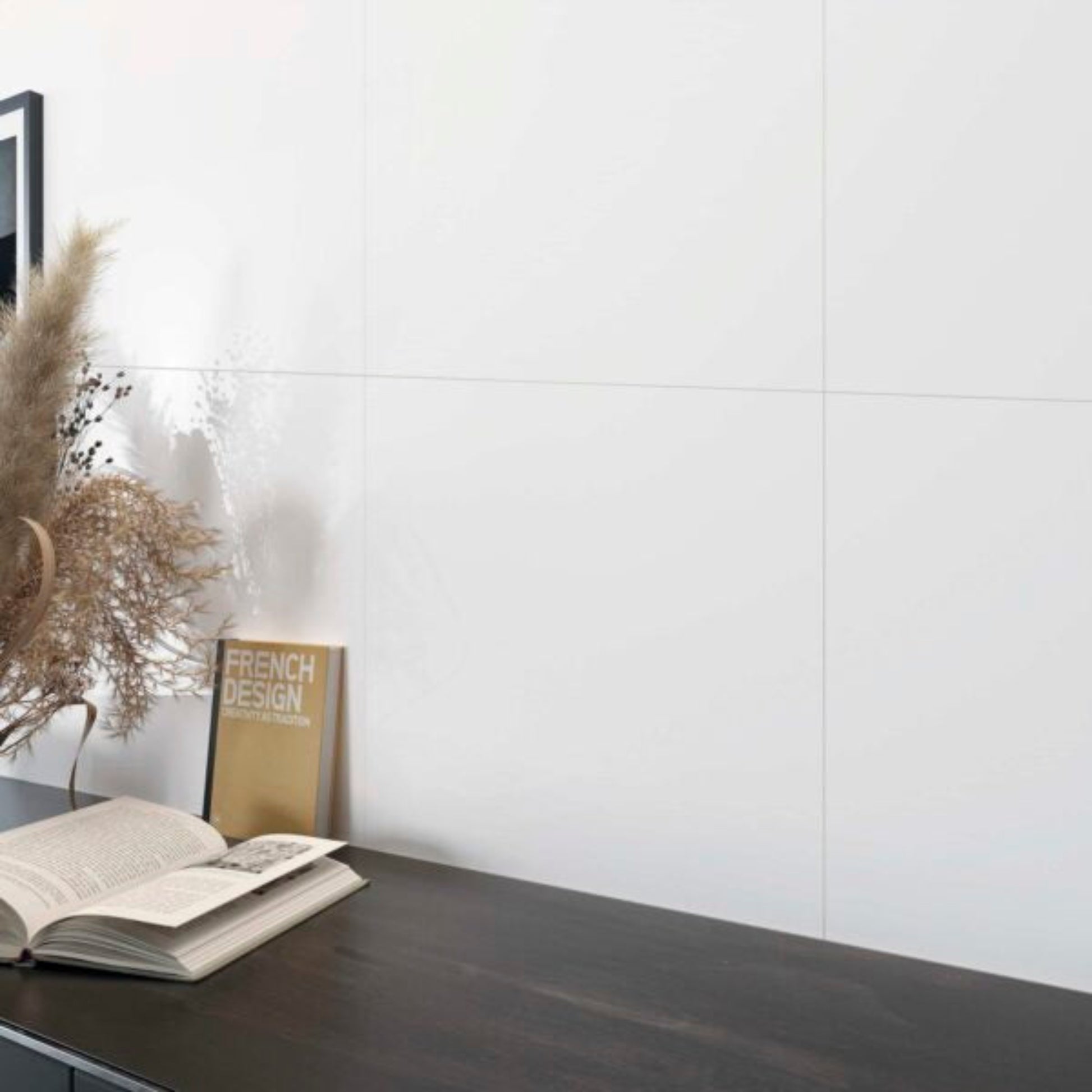 ULTRA WHITE PEARL HONED TILE 600×600