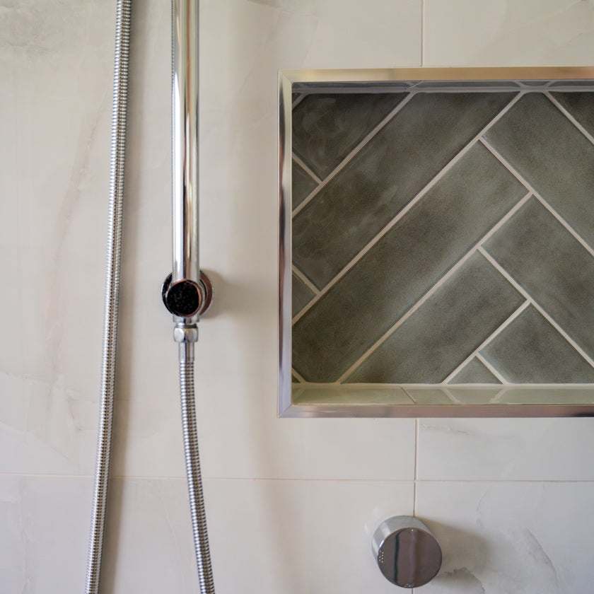 BOUTIQUE SUBWAY ASH GLOSS RIPPLE TILE 75×300