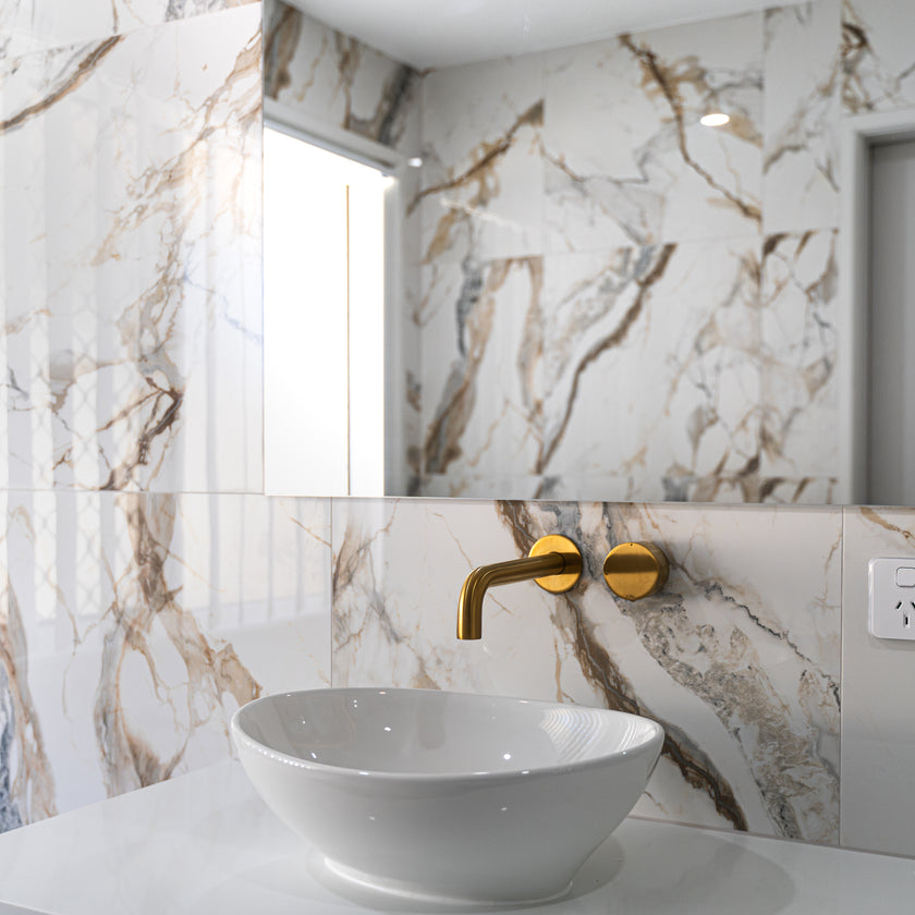 GOLD CALACATTA ROMA POLISHED INTERNAL TILE 600×600