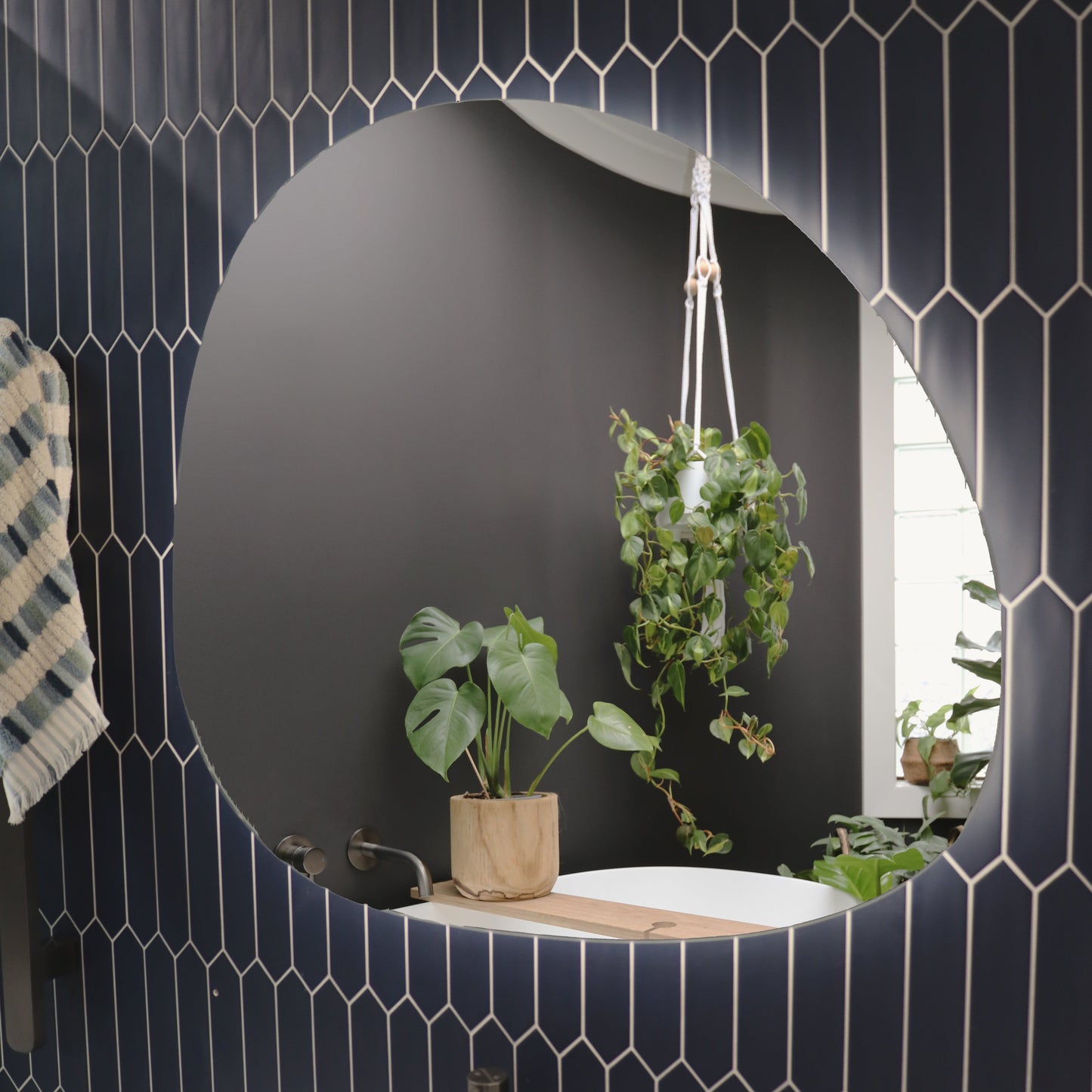 CODE EURO POND 900 LED BATHROOM MIRROR
