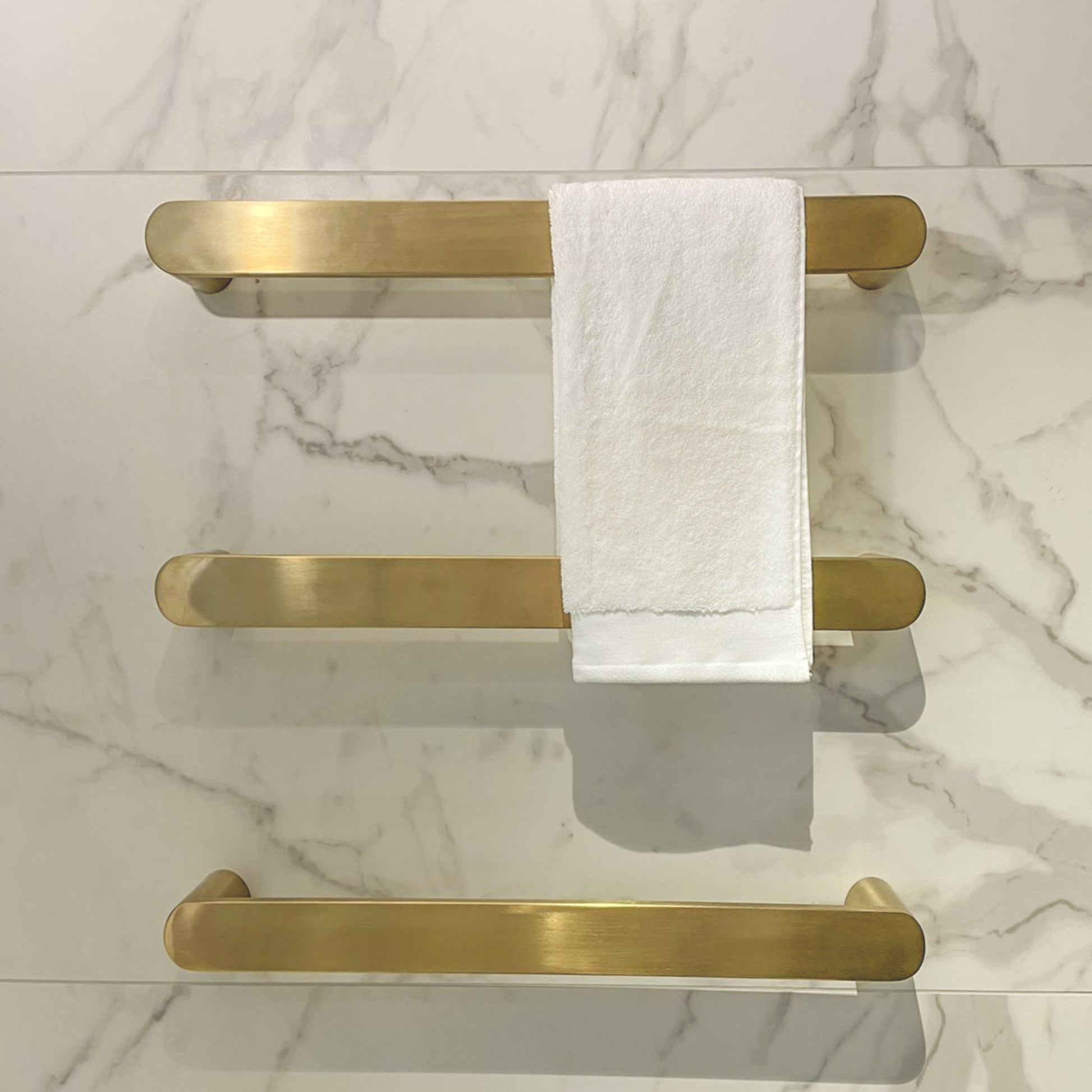 ROUND HEATED SINGLE BAR 500 BRUSHED BRASS