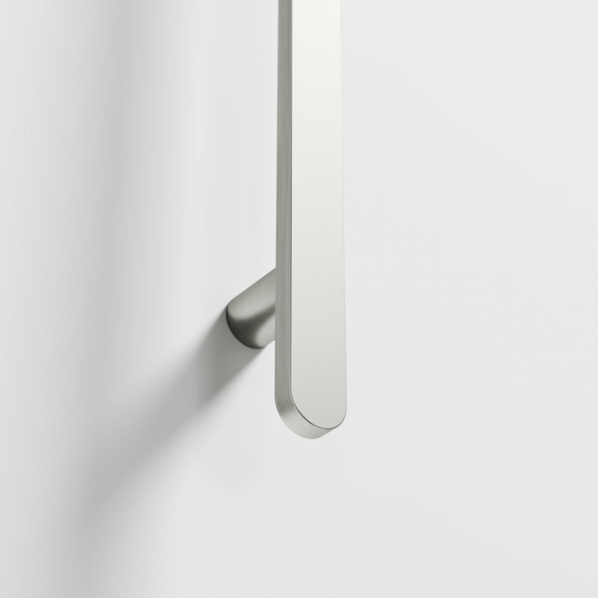 CODE LINEARE 850 VERTICAL HEATED TOWEL RAIL