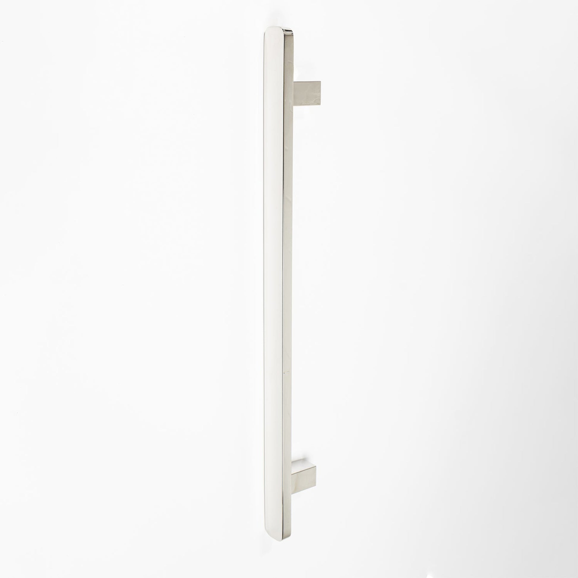 VERTICAL SQUARE HEATED SINGLE BAR CHROME
