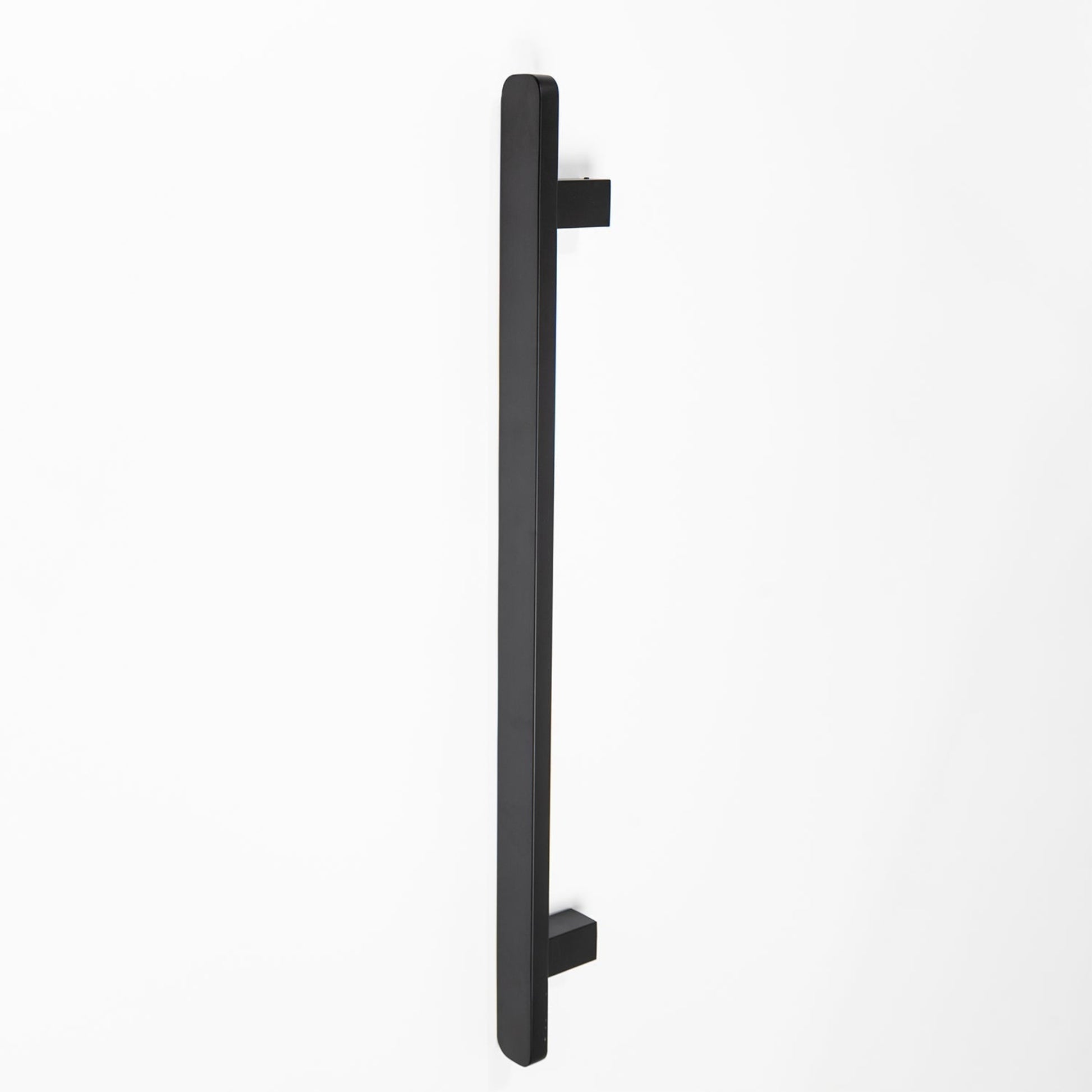VERTICAL SQUARE HEATED SINGLE BAR MATTE BLACK