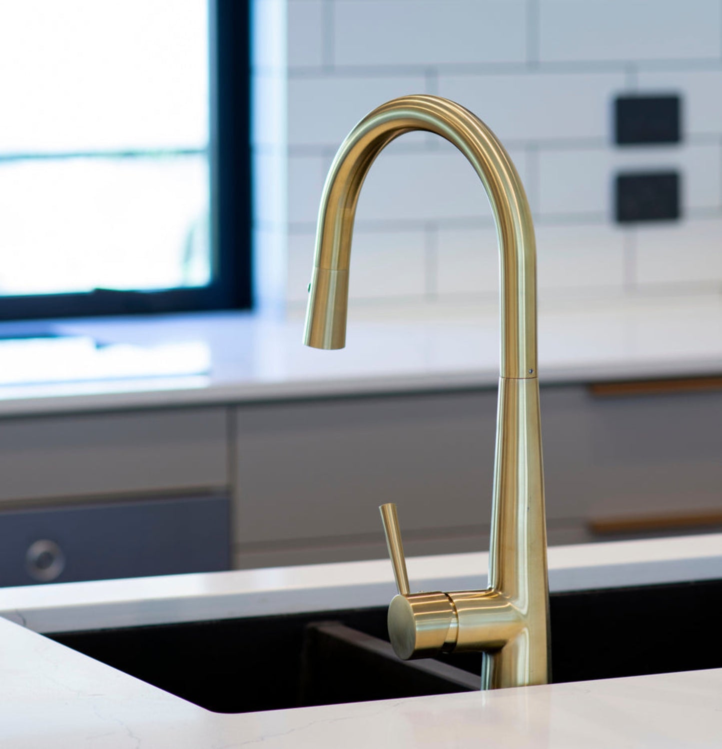 GALIANO BRUSHED BRASS PULLOUT KITCHEN SINK MIXER