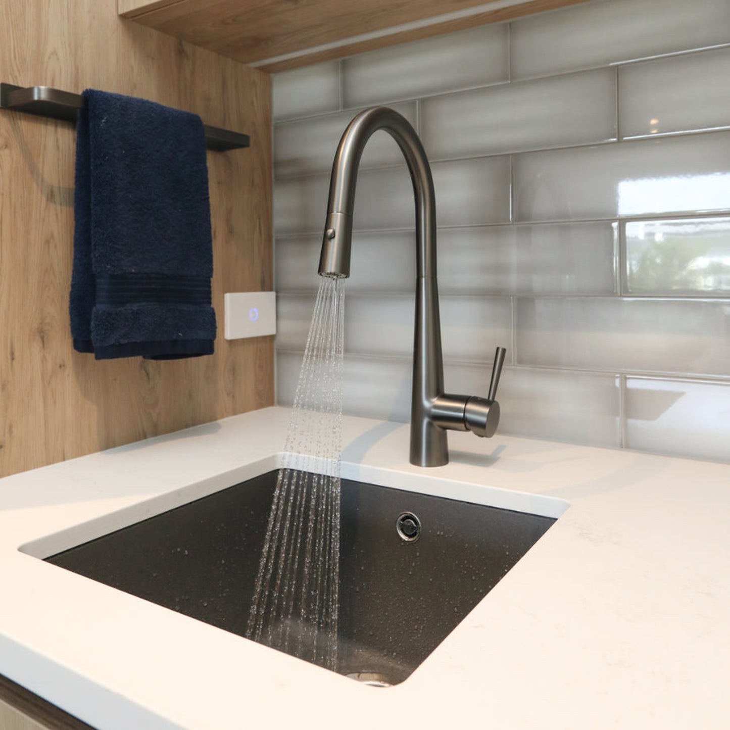 GALIANO GUNMETAL PULLOUT KITCHEN SINK MIXER