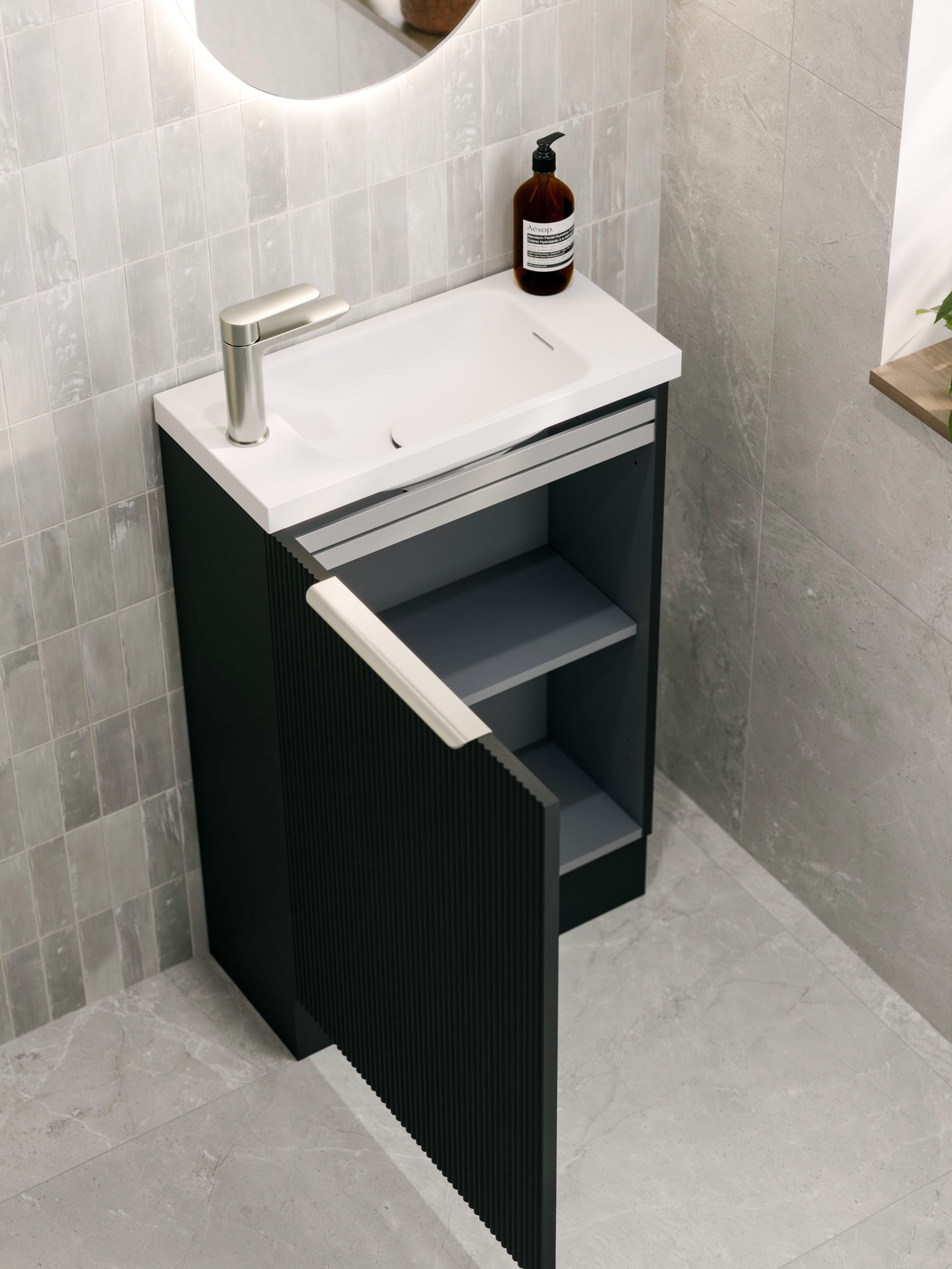 LINEARE_PILLAR_FLOORSTANDING_550_VANITY