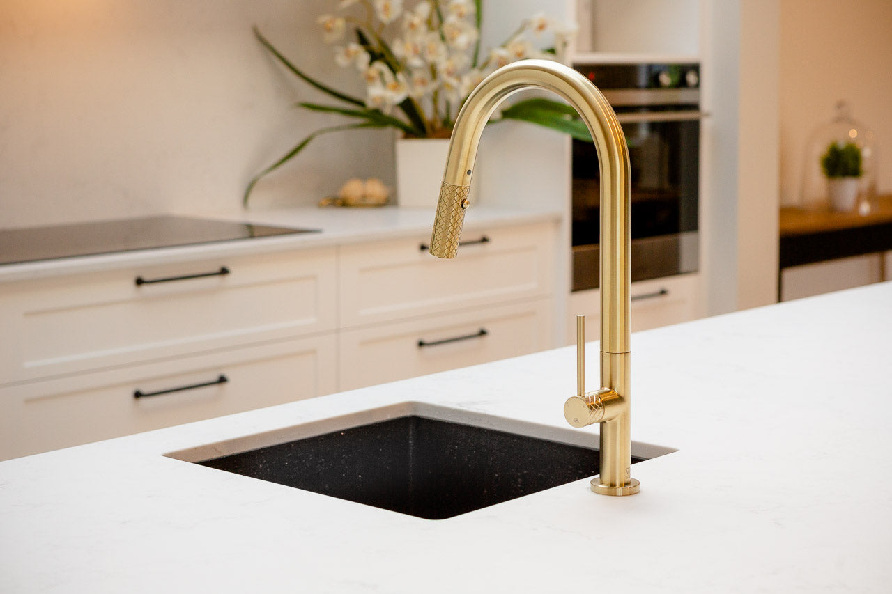 TEXTURA PULLDOWN MIXER BRUSHED BRASS LF1830254